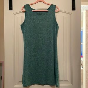 Patagonia dress With cross back. Green size large.